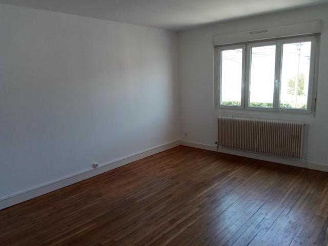 Location appartement T3 St Barthelemy d'Anjou - Photo 2