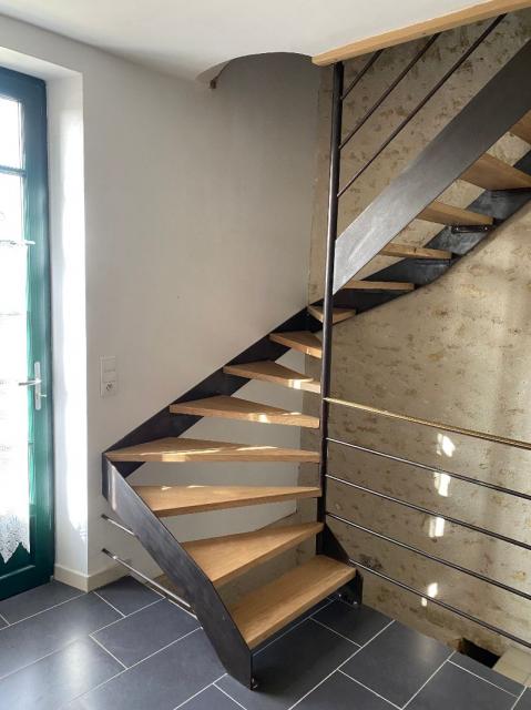 Location maison F6 Montfort le Gesnois - Photo 2