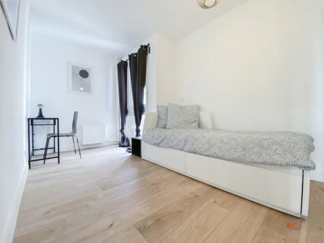 Location appartement T5 Paris 09 - Photo 9