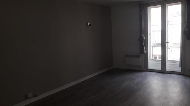 Location appartement T1 Paris 11 - Photo 5
