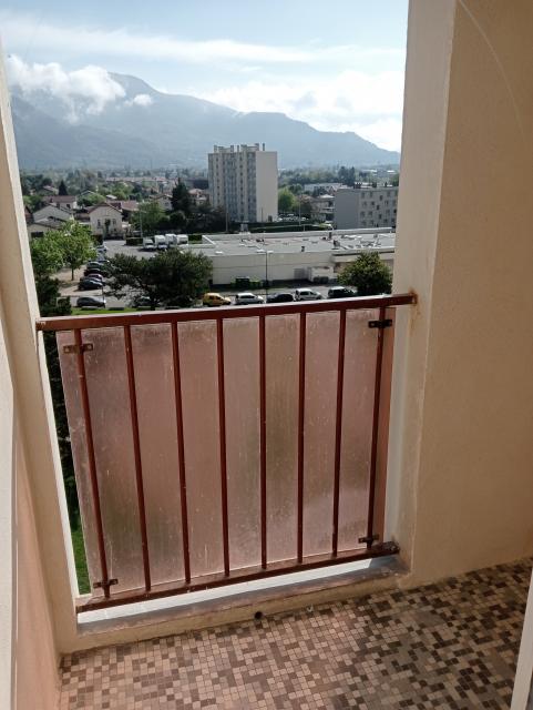 Location appartement T2 Sassenage - Photo 2