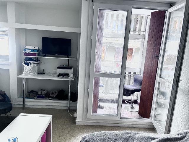 Location appartement T1 Marseille 05 - Photo 5