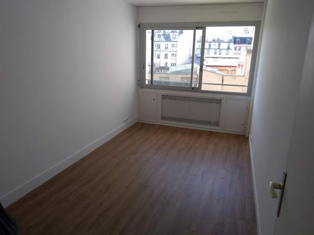 Location appartement T3 Paris 10 - Photo 3