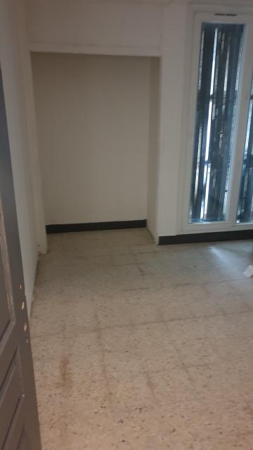 Location appartement T4 Nimes - Photo 2