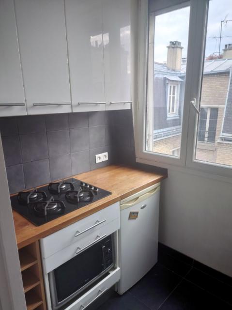 Location appartement T2 Paris 12 - Photo 1