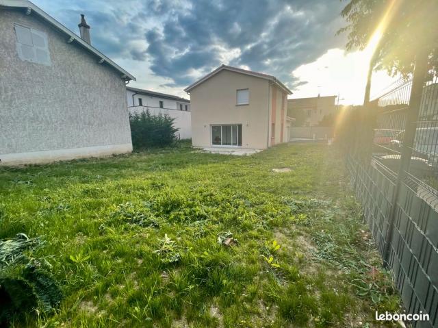 Location maison F6 Bron - Photo 2