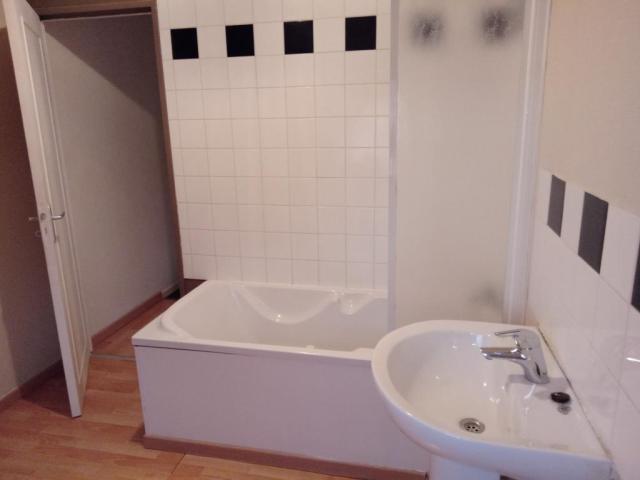 Location maison F4 Escaudoeuvres - Photo 7