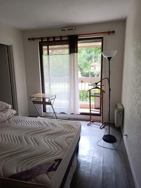 Location chambre Verrieres le Buisson - Photo 2