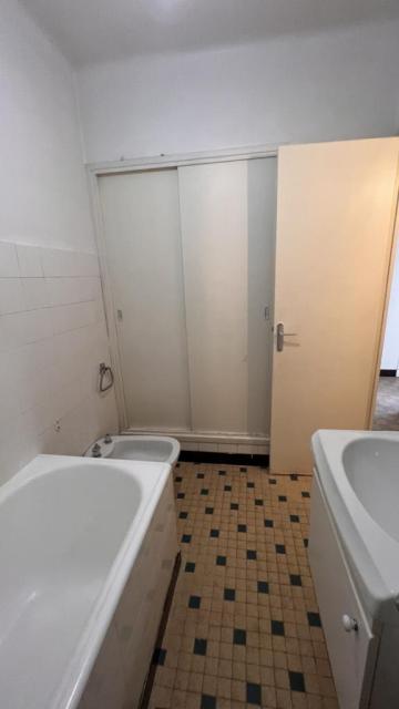 Location appartement T3 Marseille 05 - Photo 3