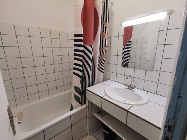 Location appartement T2 St Etienne - Photo 2