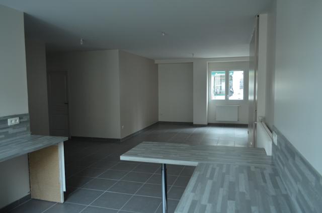 Location appartement T4 Le Chambon Feugerolles - Photo 2