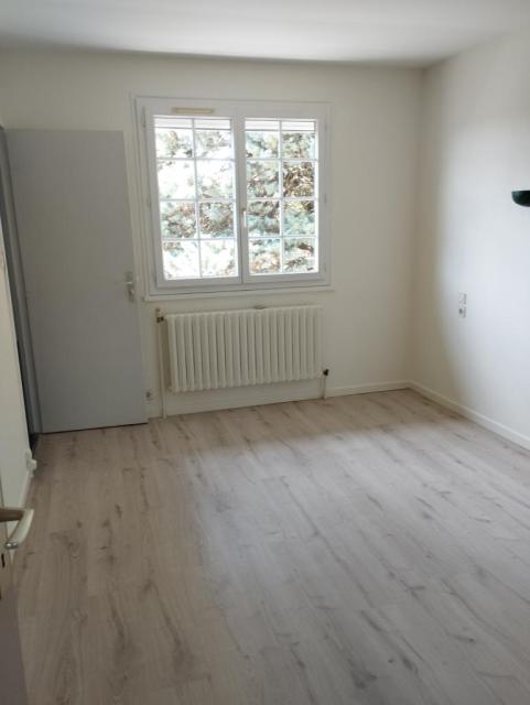 Location maison F5 Amberieux en Dombes - Photo 2