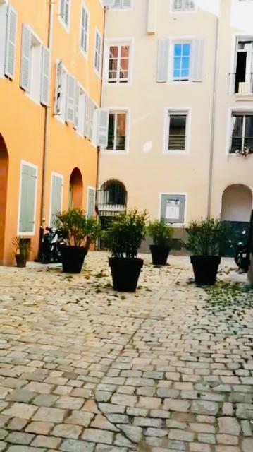 Location appartement T4 Marseille 02 - Photo 8