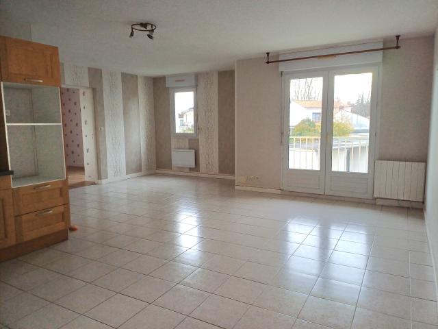 Location appartement T4 Saintes - Photo 1