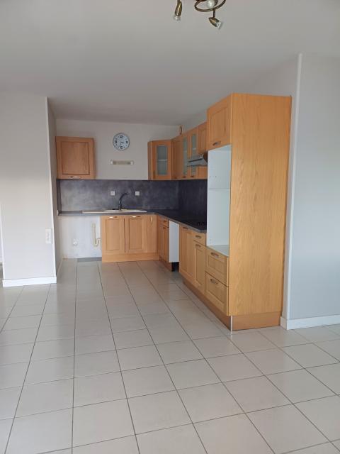 Location appartement T4 Saintes - Photo 2