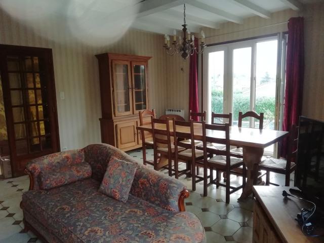 Location maison F4 Ayguesvives - Photo 2