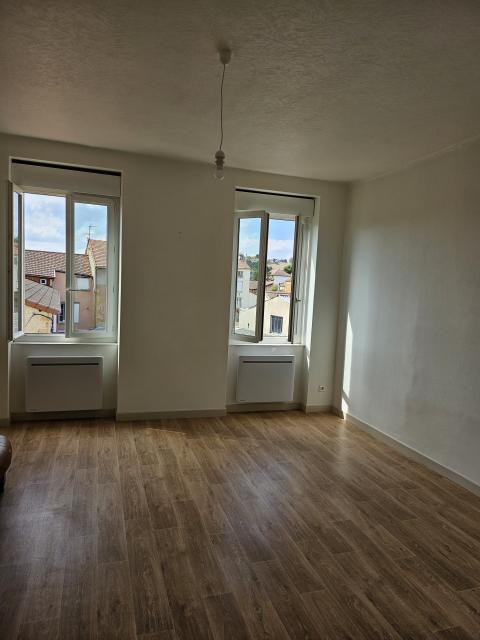 Location appartement T3 Charlieu - Photo 3