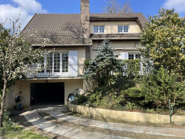 Location maison F8 Sucy en Brie - Photo 2
