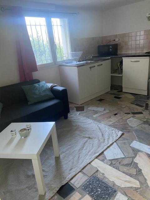 Location appartement T1 La Penne sur Huveaune - Photo 2