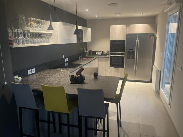 Location appartement T4 Meyzieu - Photo 2