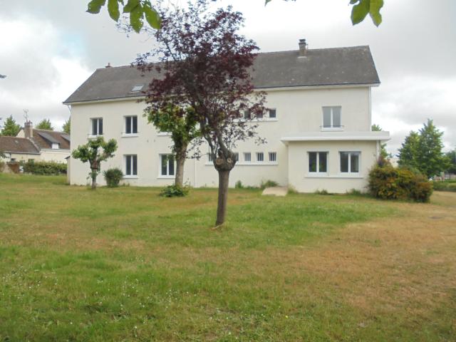 Location maison F10 Chateau Renault - Photo 6
