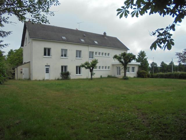Location maison F10 Chateau Renault - Photo 7