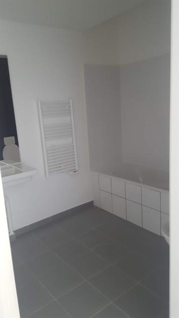 Location appartement T2 Jouy le Moutier - Photo 4