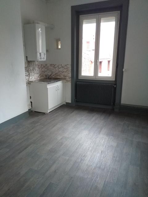 Location appartement T3 Le Chambon Feugerolles - Photo 2