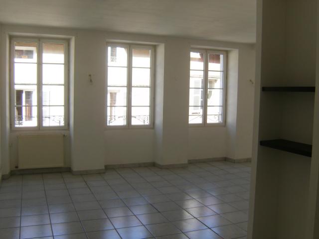 Location appartement T4 St Claude - Photo 5