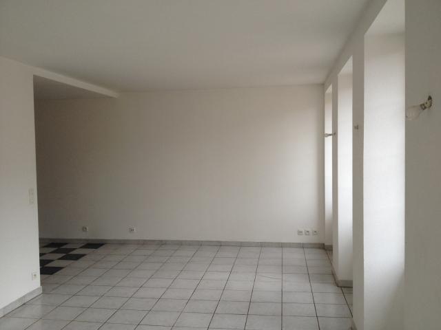 Location appartement T4 St Claude - Photo 7