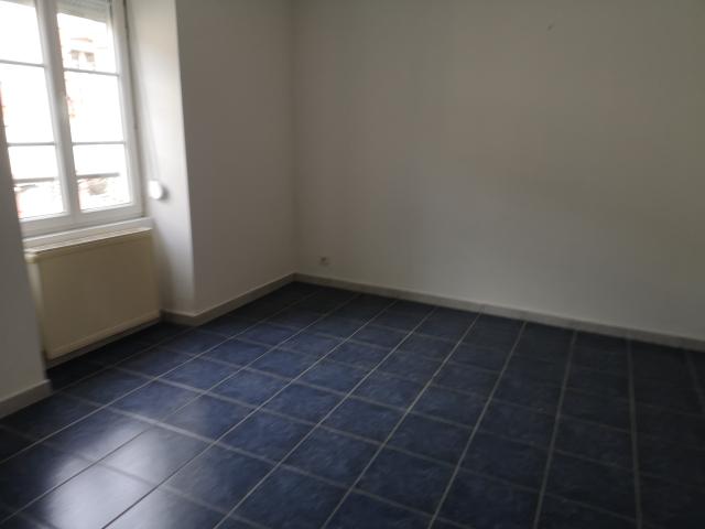 Location appartement T4 St Claude - Photo 9