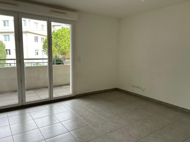 Location studio Marseille 09 - Photo 3