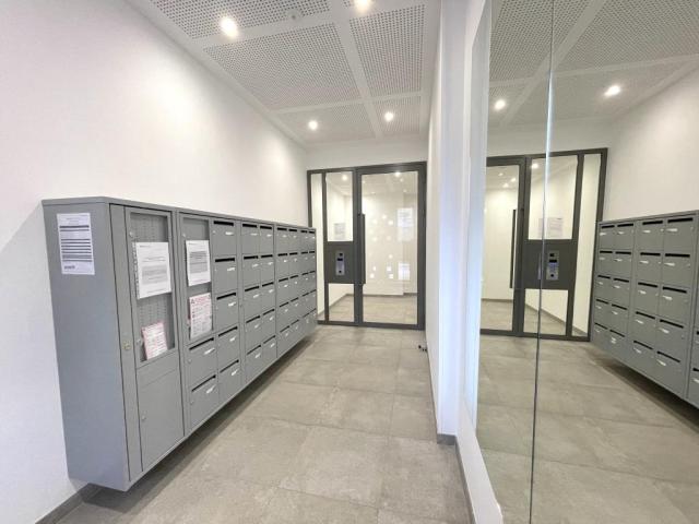 Location studio Neuilly sur Marne - Photo 2