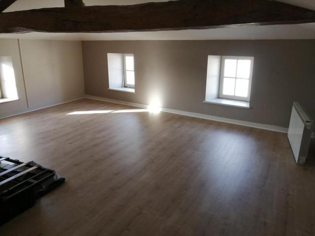 Location appartement T7 Fenioux - Photo 2