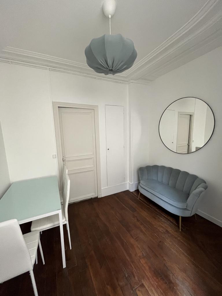 Location chambre Paris 09 - Photo 1