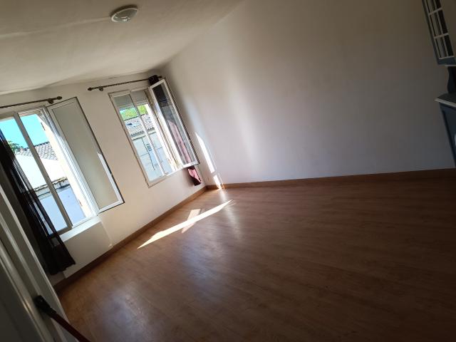 Location appartement T2 Branne - Photo 2