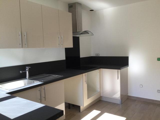 Location maison F7 Ver sur Mer - Photo 2