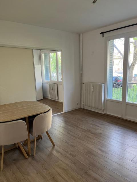 Location appartement T3 Serezin du Rhone - Photo 2