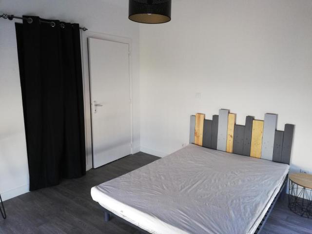 Location maison F6 La Roche sur Yon - Photo 2