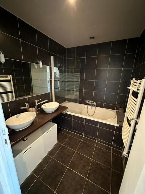 Location appartement T4 Marseille 08 - Photo 9