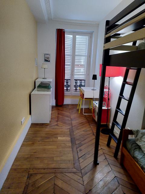 Location appartement T3 Paris 10 - Photo 4