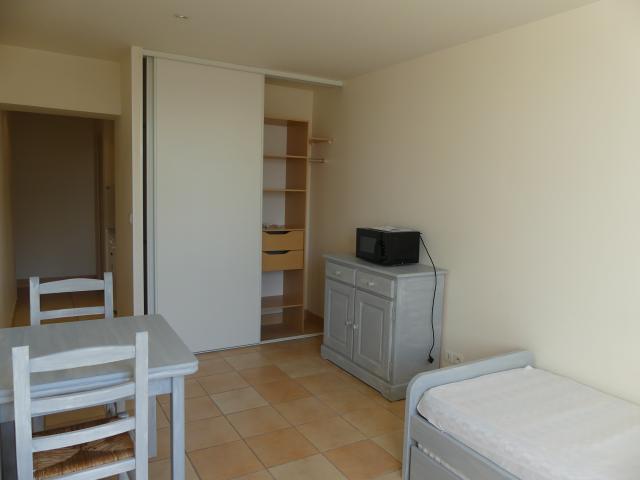Location studio St Denis en Val - Photo 3