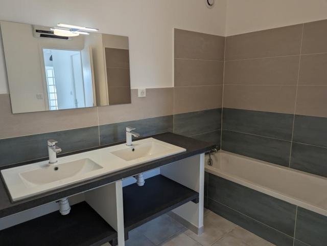 Location appartement T5 Ales - Photo 2