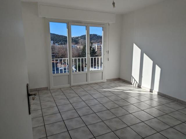 Location appartement T5 Ales - Photo 4