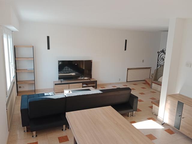 Location maison F8 Evreux - Photo 3