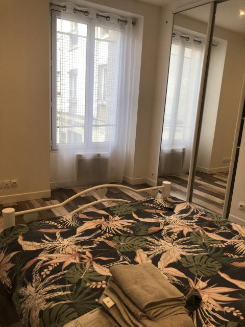 Location appartement T3 Paris 18 - Photo 1