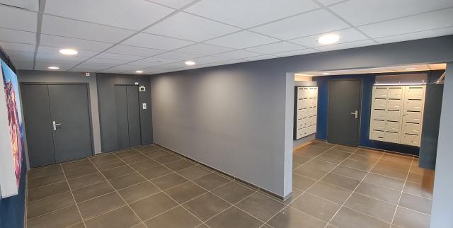 Location studio St Etienne - Photo 3