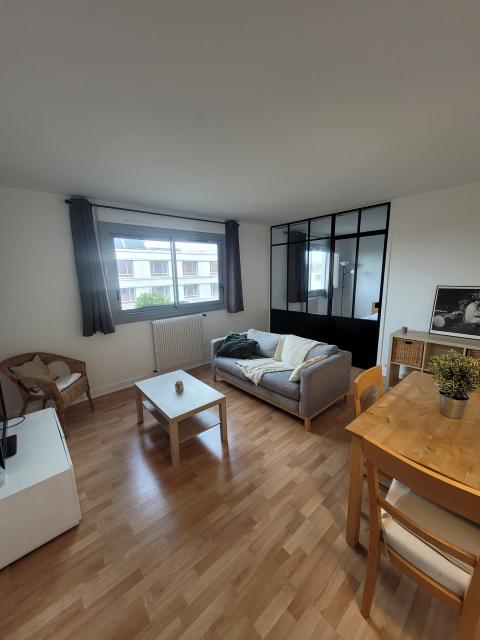 Location appartement T2 Paris 18 - Photo 1