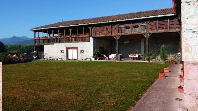 Location maison F10 Montrejeau - Photo 2