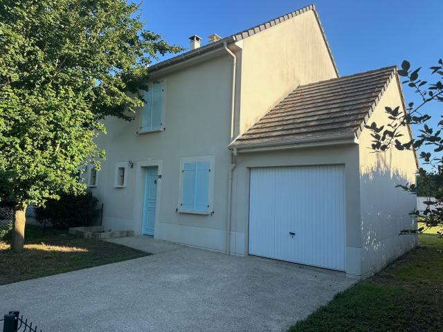 Location maison F4 Le Coudray Montceaux - Photo 2